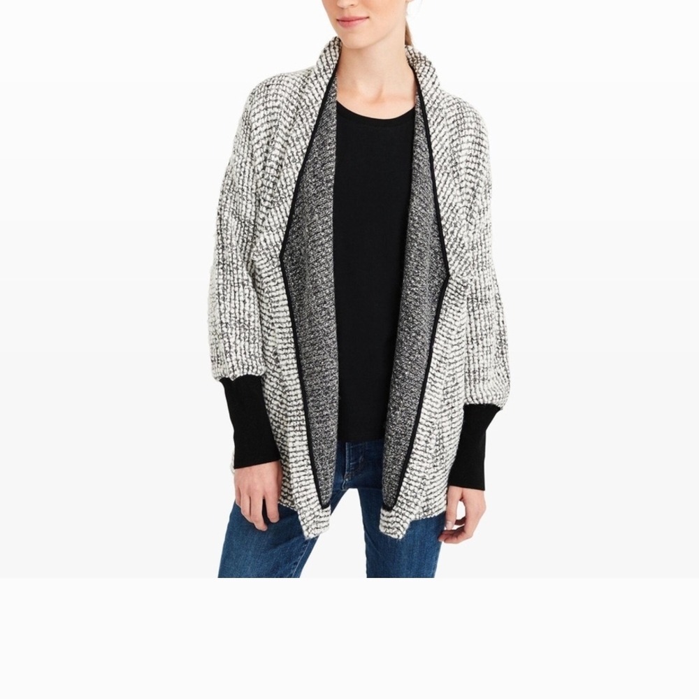 Club Monaco - Cozy Black and White Women's Sweater Marled Sweater - Size Small